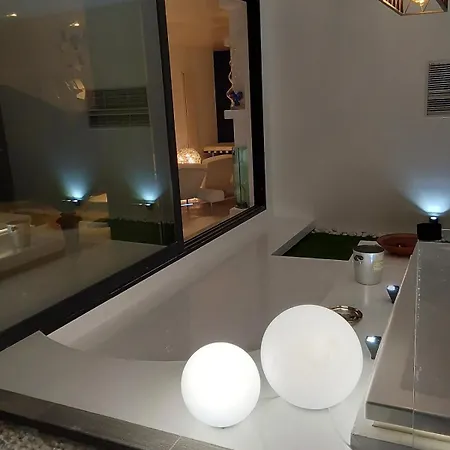 Διαμέρισμα Vip Garden Jacuzzi Seaview In The Hearth Of Downtown *