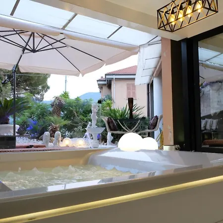 Vip Garden Jacuzzi Seaview In The Hearth Of Downtown Λα Σπέτσια
