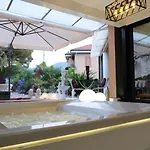 Vip Garden Jacuzzi Seaview In The Hearth Of Downtown La Spezia