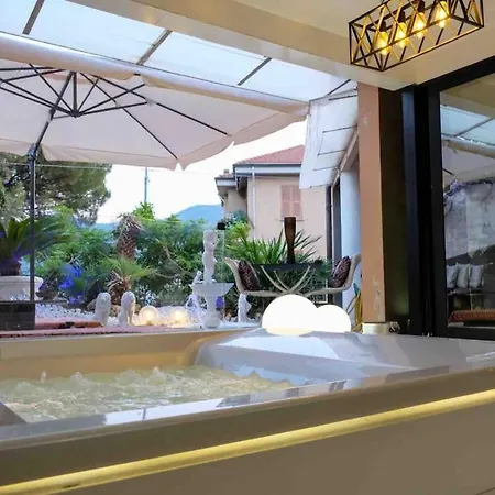 Vip Garden Jacuzzi Seaview In The Hearth Of Downtown Appartement