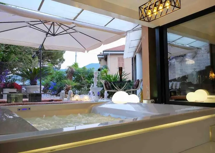 Vip Garden Jacuzzi Seaview In The Hearth Of Downtown Appartement