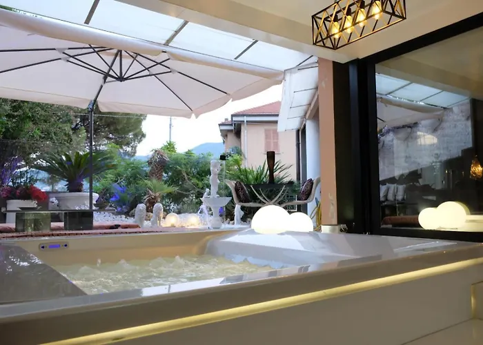 Vip Garden Jacuzzi Seaview In The Hearth Of Downtown La Spezia
